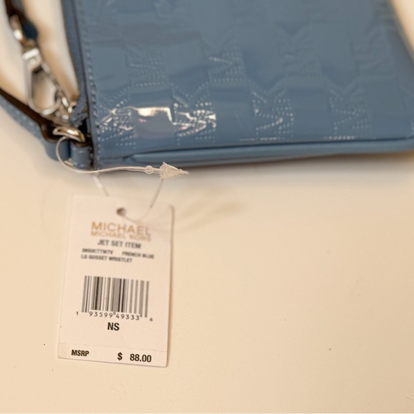 Michael Kors Jet Set Travel Large Wristlet MK Embossed Patent Frence Blue/Silver - Picture 10 of 12